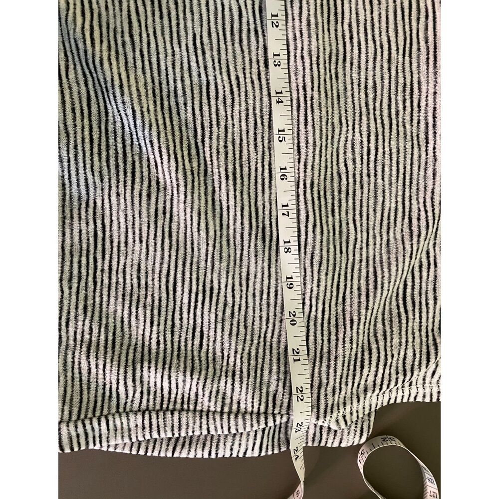 Athleta striped breezy flyaway back cap sleeve knit t shirt - Picture 8 of 9